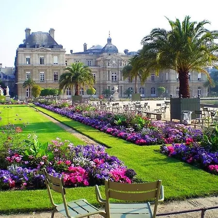Montparnos - Gare Montparnasse - Vue Tour Eiffel * Paris